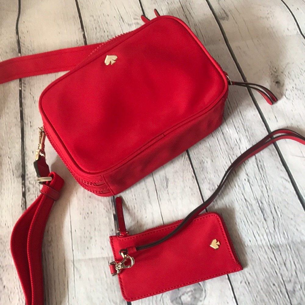 KATE SPADE RED CAMERA BAG AND CARD CASE/LANYARD